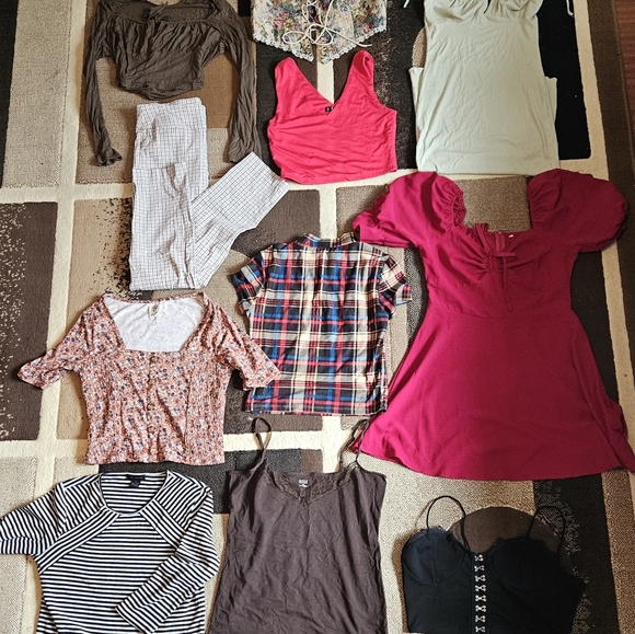 Self Esteem floral top - Picture 3 of 3